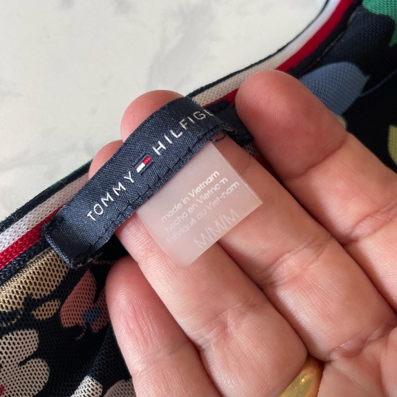 Tommy Hilfiger lined floral tank top. Professional. Size medium. - Picture 2 of 4